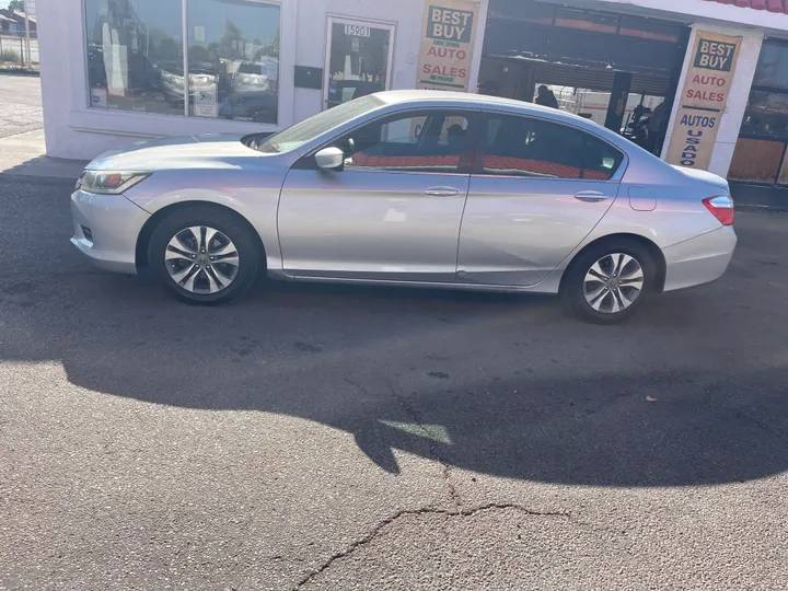 SILVER, 2015 HONDA ACCORD Image 23