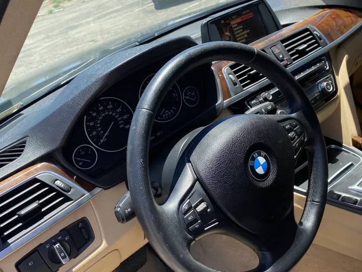 2016 BMW 3 SERIES Image 21