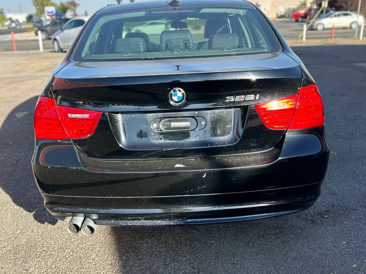 BLACK, 2011 BMW 3 SERIES Image 4