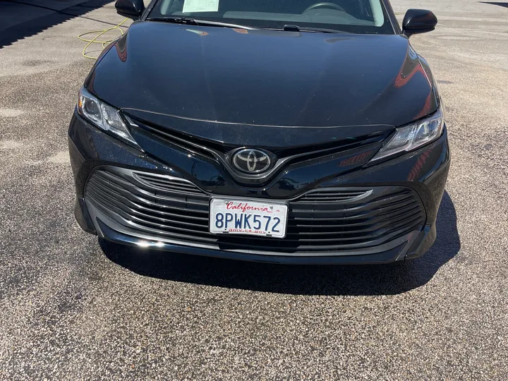 BLACK, 2020 TOYOTA CAMRY Image 2