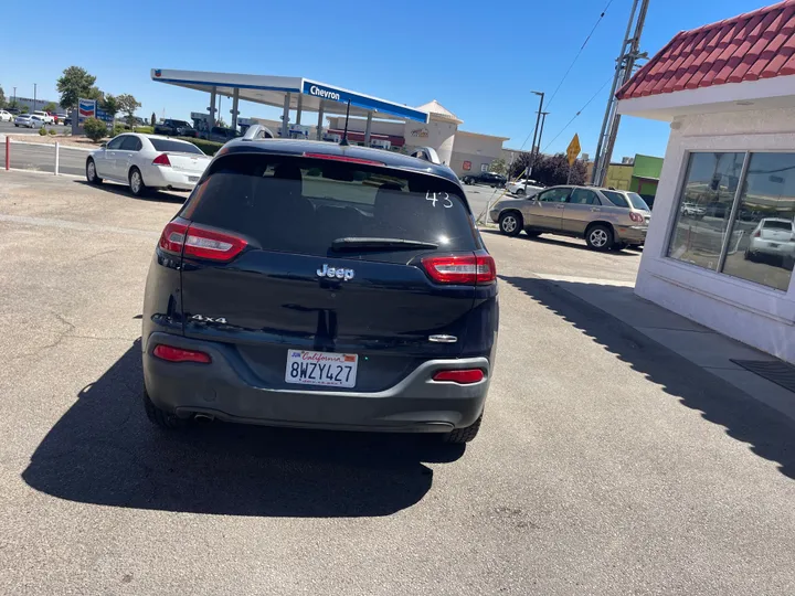 BLUE, 2016 JEEP CHEROKEE Image 9