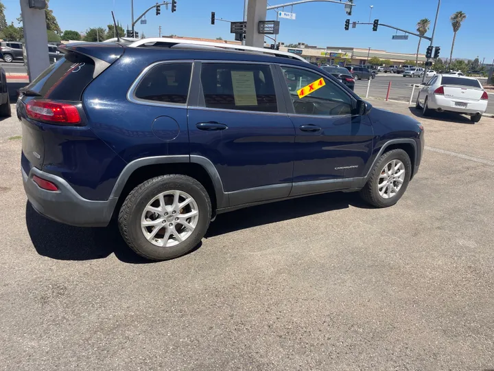 BLUE, 2016 JEEP CHEROKEE Image 10