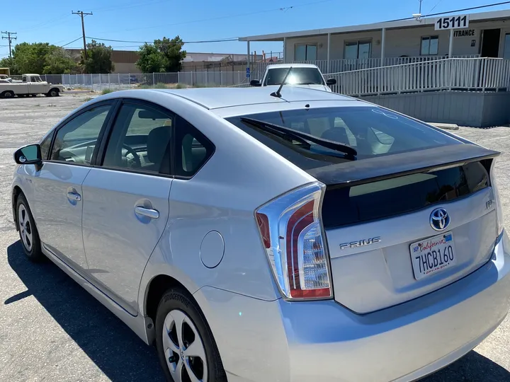 SILVER, 2014 TOYOTA PRIUS Image 8