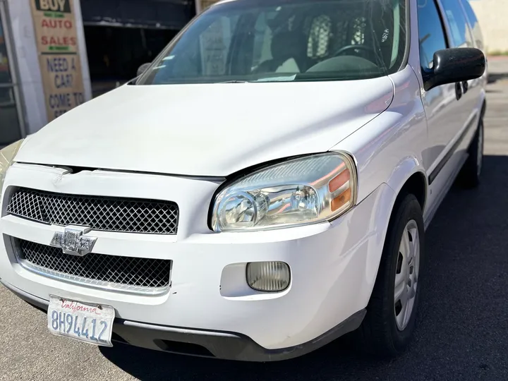 WHITE, 2007 CHEVROLET UPLANDER CARGO Image 2