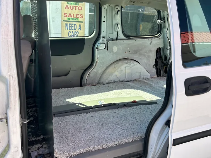 WHITE, 2007 CHEVROLET UPLANDER CARGO Image 15