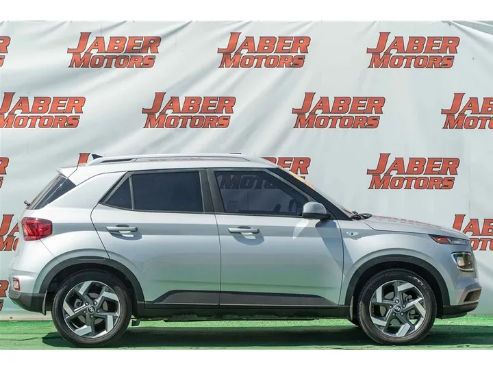 SILVER, 2022 HYUNDAI VENUE Image 12