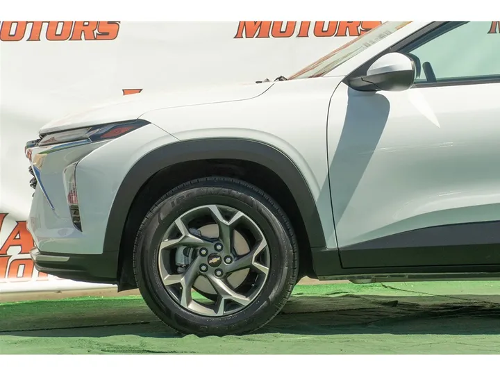WHITE, 2024 CHEVROLET TRAX Image 35