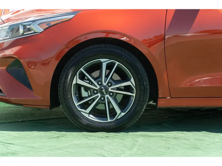ORANGE, 2023 KIA FORTE Image 18
