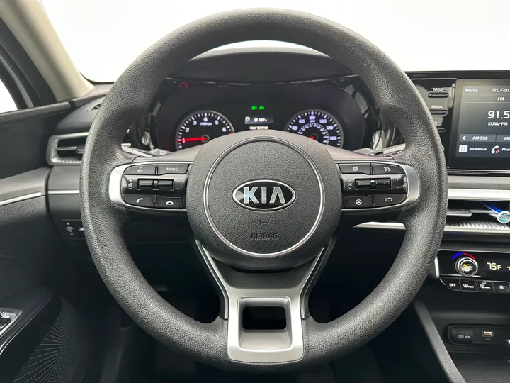 WHITE, 2021 KIA K5 Image 11