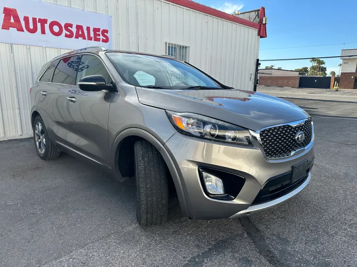 GREY, 2016 KIA SORENTO Image 3