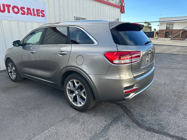 GREY, 2016 KIA SORENTO Image 6