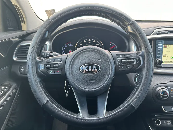 GREY, 2016 KIA SORENTO Image 14