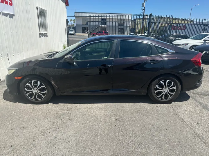 BLACK, 2017 HONDA CIVIC Image 8