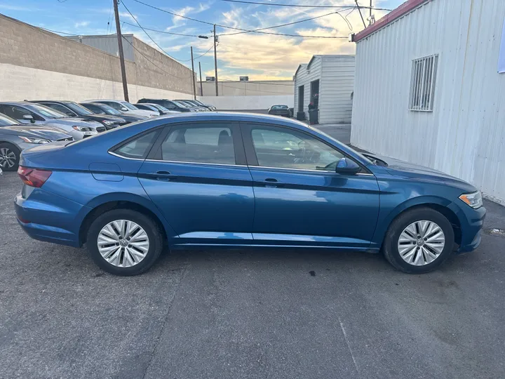 BLUE, 2019 VOLKSWAGEN JETTA Image 7