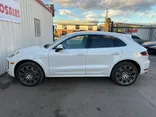 WHITE, 2017 PORSCHE MACAN Thumnail Image 8