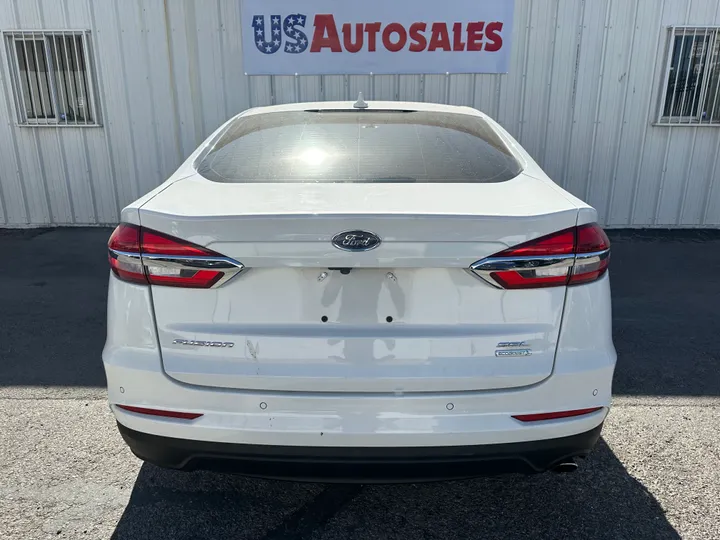 WHITE, 2020 FORD FUSION Image 4