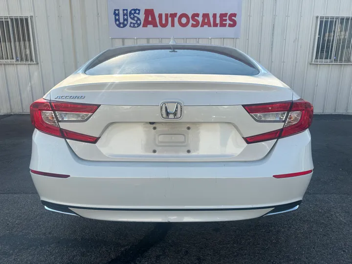 WHITE, 2018 HONDA ACCORD Image 6