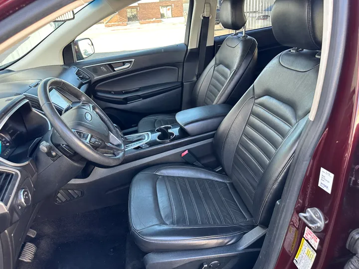 BURGUNDY, 2018 FORD EDGE Image 9