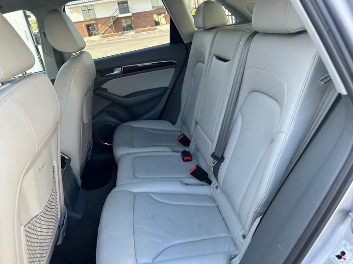 SILVER, 2016 AUDI Q5 Image 10