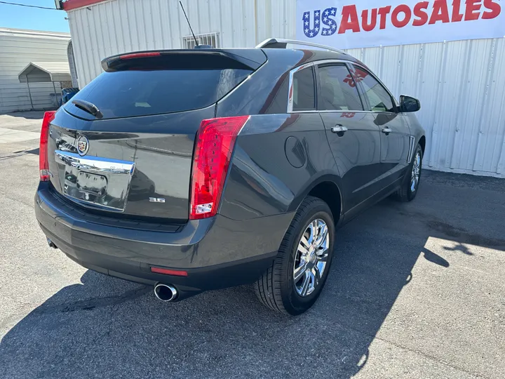 GREY, 2016 CADILLAC SRX Image 5