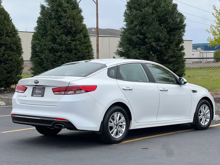 WHITE, 2017 KIA OPTIMA Image 7