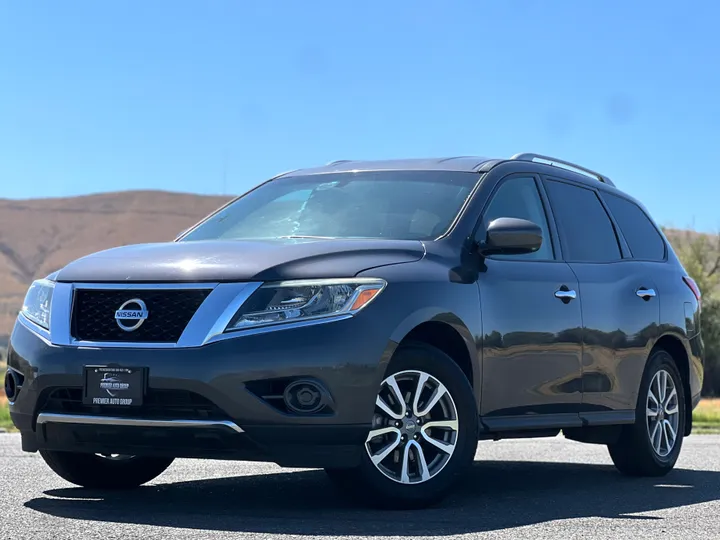 BLACK, 2014 NISSAN PATHFINDER Image 4