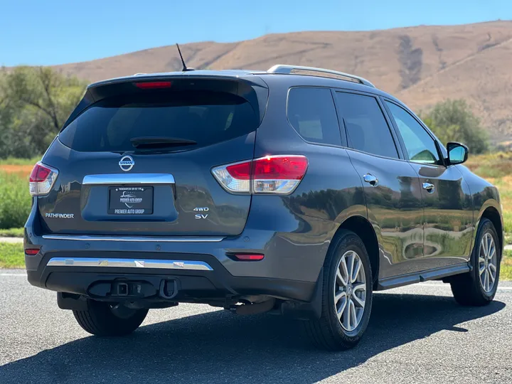 BLACK, 2014 NISSAN PATHFINDER Image 5