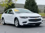 WHITE, 2018 CHEVROLET MALIBU Thumnail Image 3