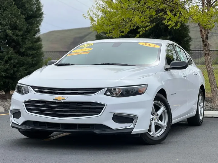 WHITE, 2018 CHEVROLET MALIBU Image 7