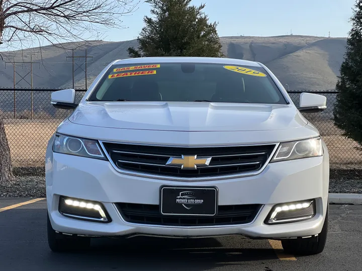 WHITE, 2019 CHEVROLET IMPALA Image 3