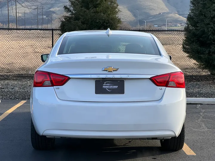 WHITE, 2019 CHEVROLET IMPALA Image 6