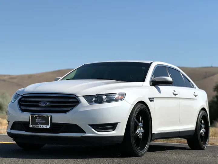 WHITE, 2016 FORD TAURUS Image 9