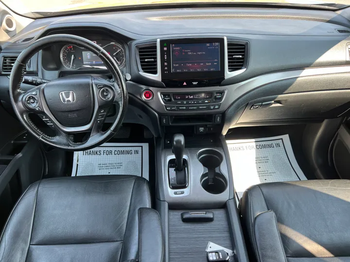 GRAY, 2016 HONDA PILOT Image 17