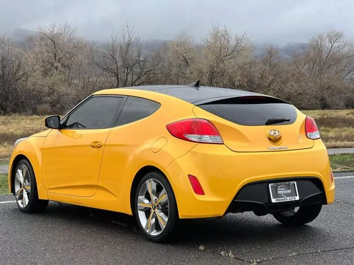 YELLOW, 2016 HYUNDAI VELOSTER Image 4