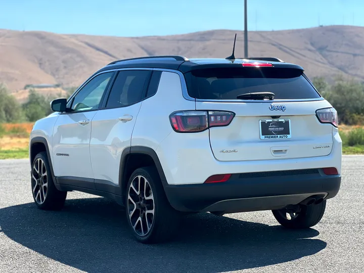 WHITE, 2019 JEEP COMPASS Image 5