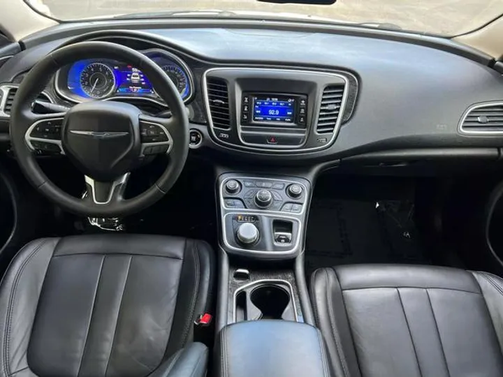 WHITE, 2015 CHRYSLER 200 Image 19