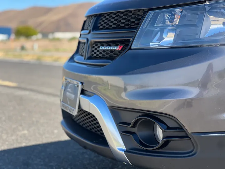 GRAY, 2017 DODGE JOURNEY Image 10