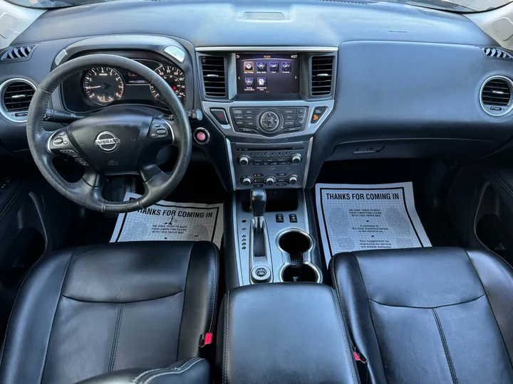 BLACK, 2017 NISSAN PATHFINDER Image 24