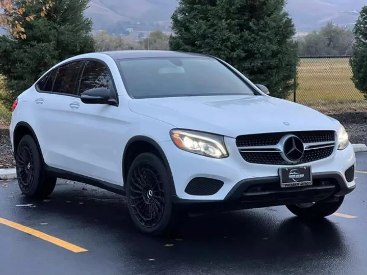 WHITE, 2017 MERCEDES-BENZ GLC COUPE Image 4