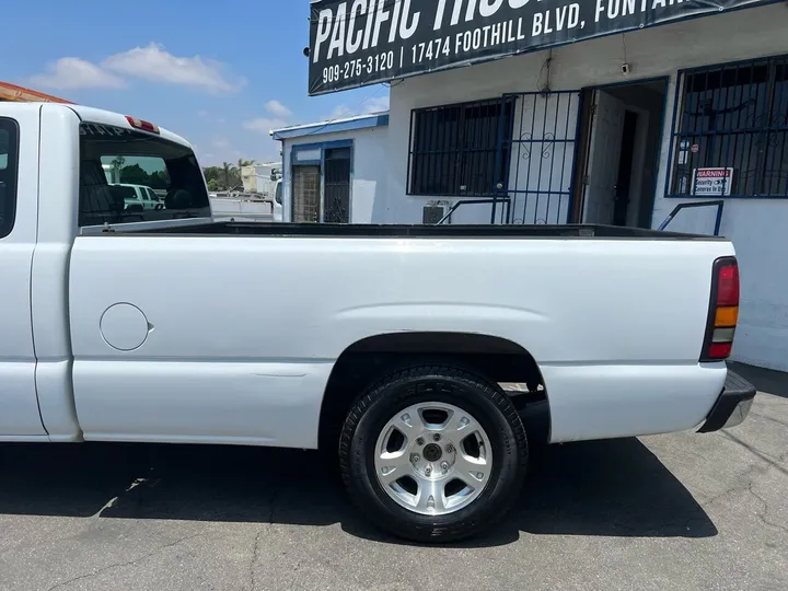 White, 2006 GMC Sierra 1500 Image 19