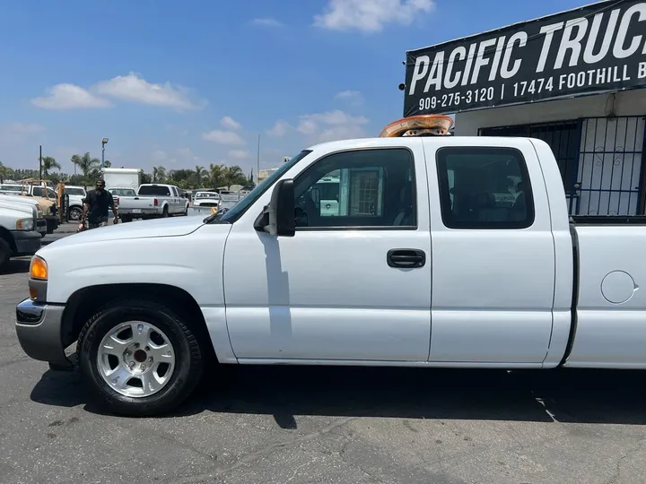 White, 2006 GMC Sierra 1500 Image 20