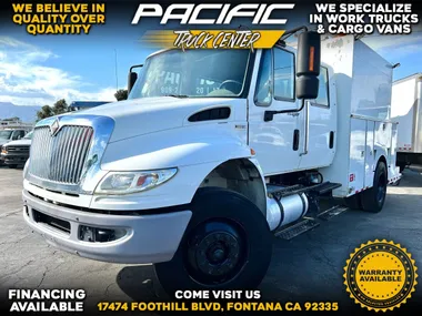 White, 2013 International DuraStar 4300 Image 