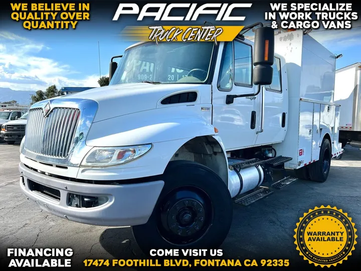 White, 2013 International DuraStar 4300 Image 1