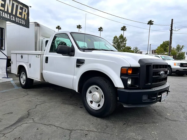 White, 2008 Ford F-250 Super Duty Image 3