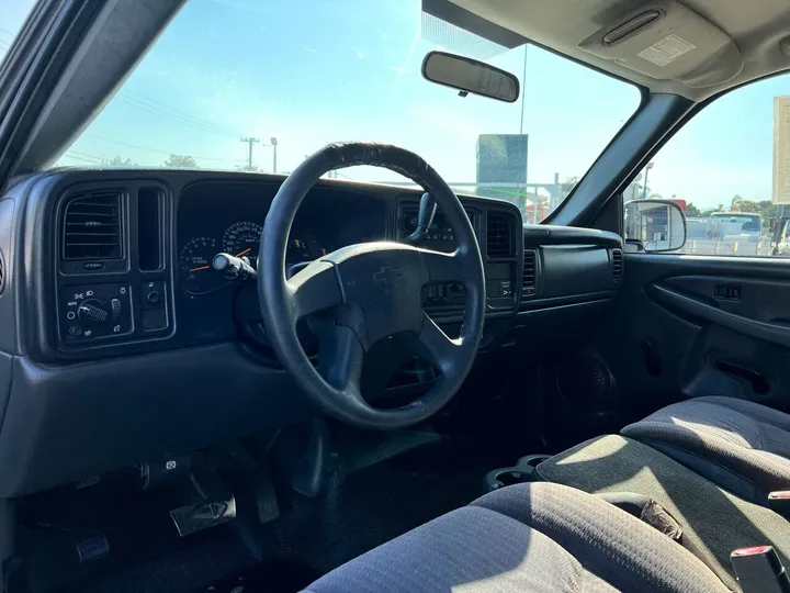 White, 2007 Chevrolet Silverado 2500HD Classic Image 17