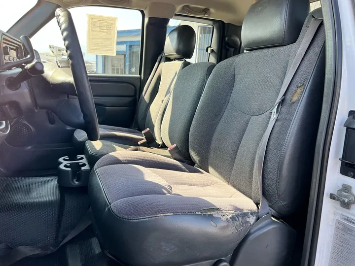 White, 2007 Chevrolet Silverado 2500HD Classic Image 18