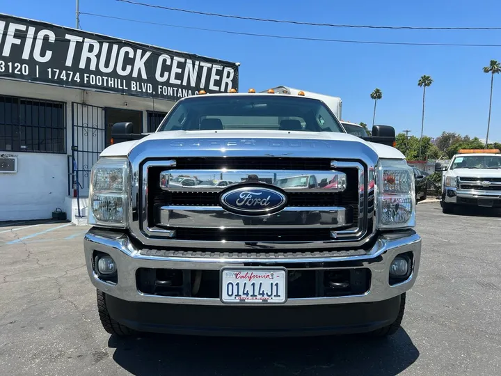 White, 2011 Ford F-350 Super Duty Image 2