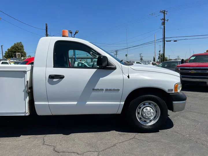 White, 2004 Dodge Ram 2500 Image 5