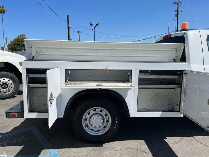 White, 2004 Dodge Ram 2500 Image 7