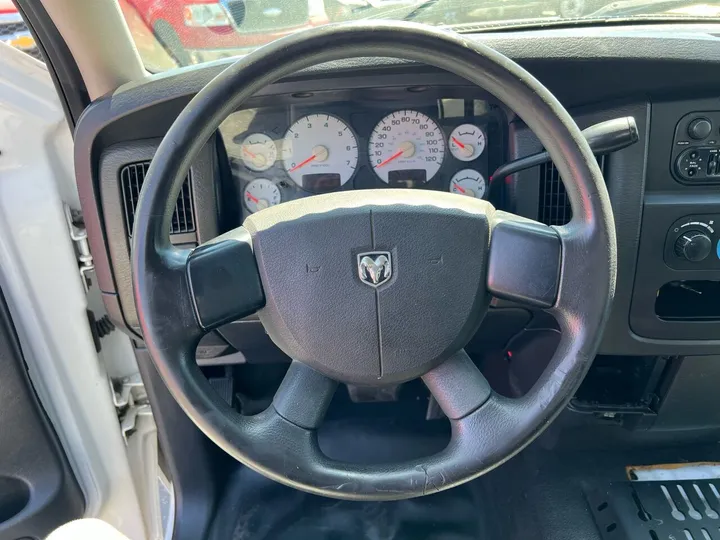 White, 2004 Dodge Ram 2500 Image 19